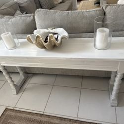 Entry Way Table/ Table 