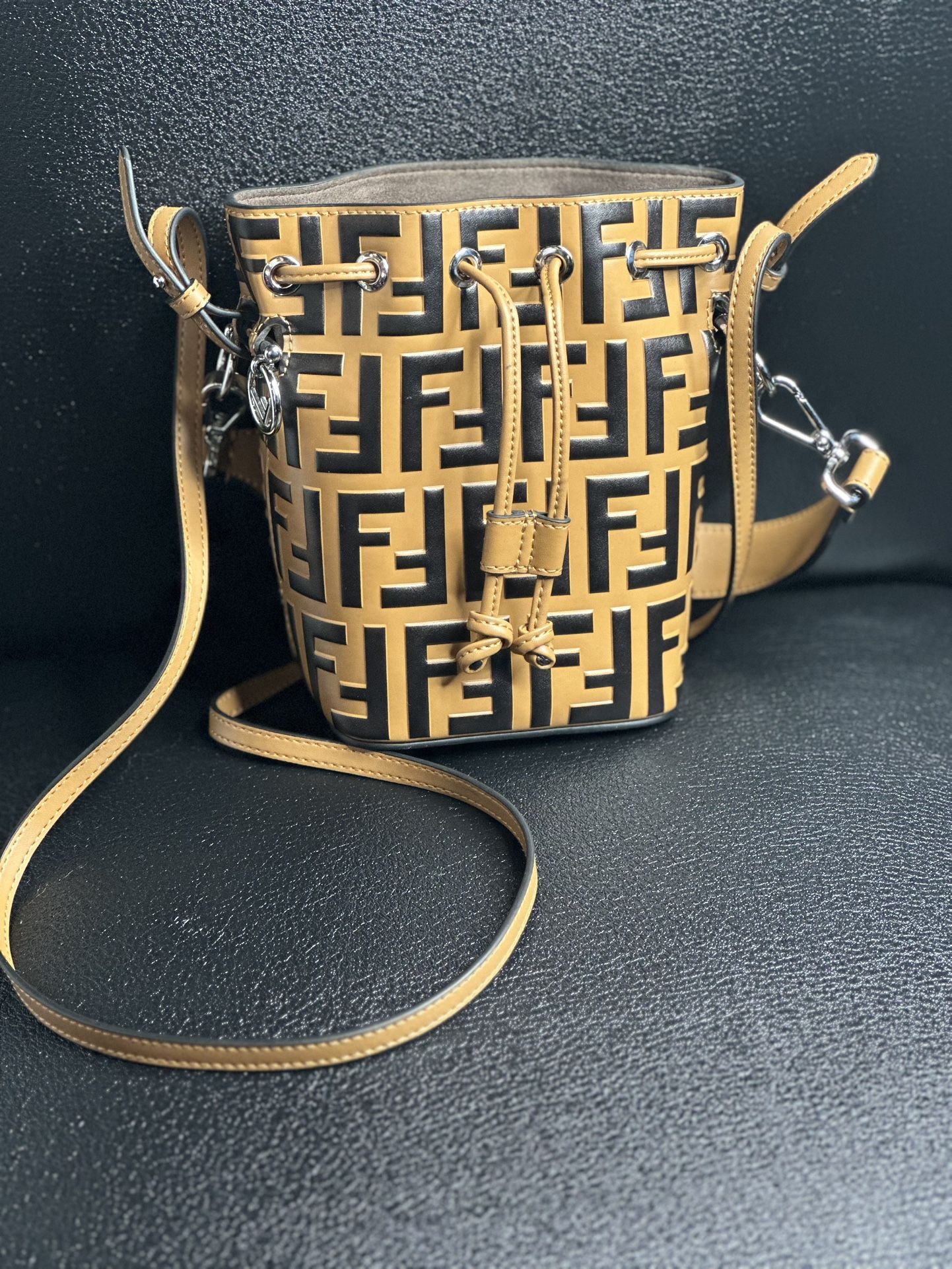 👜 FENDI Mon Tresor Bucket Handbag