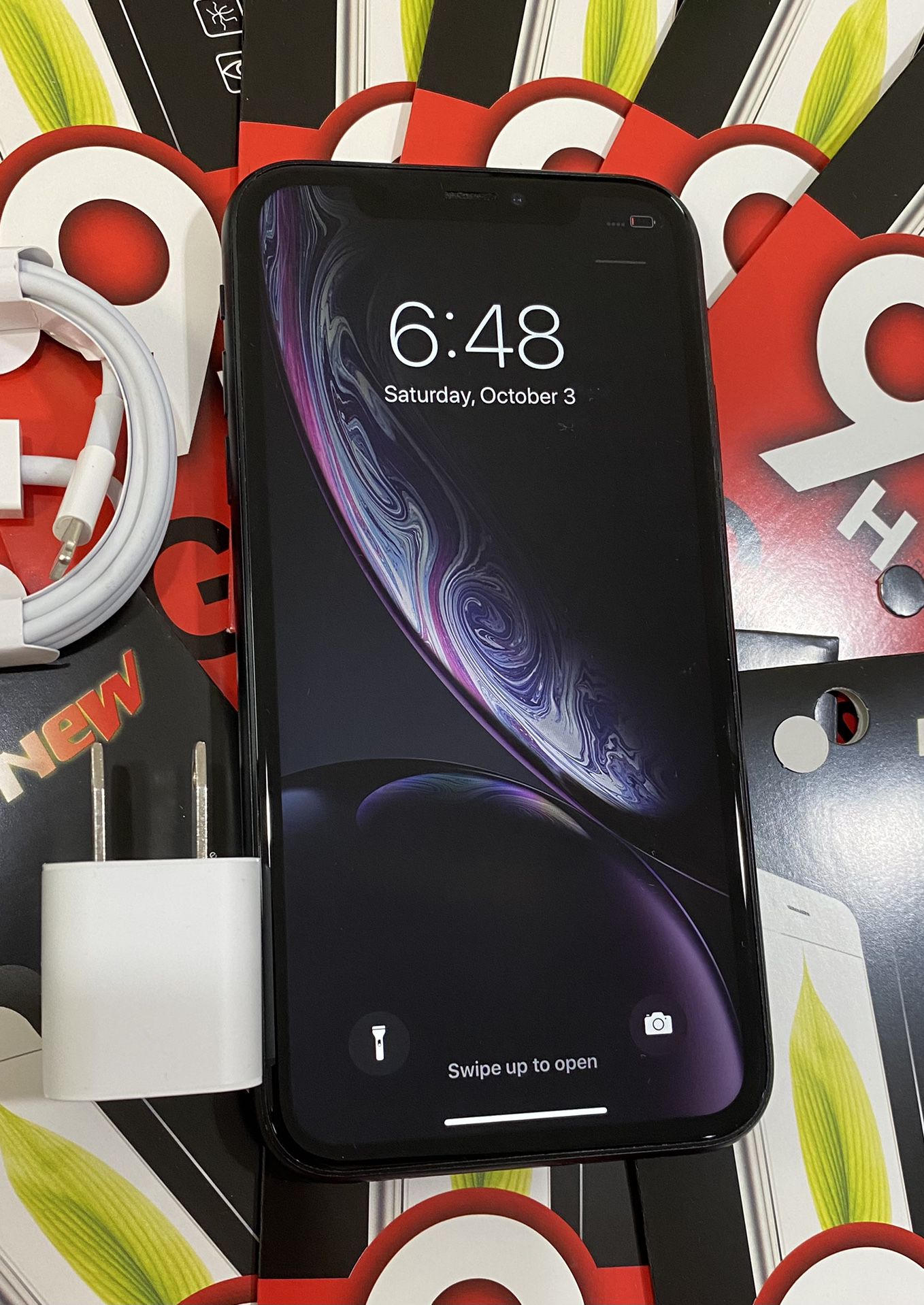 Factory unlocked apple iphone Xr 64 gb, store warranty!