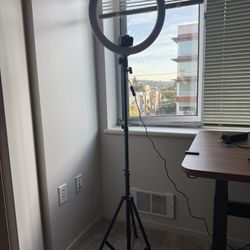 Ring Light And Tripod 
