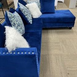 Beautiful Stunning Sectional New 