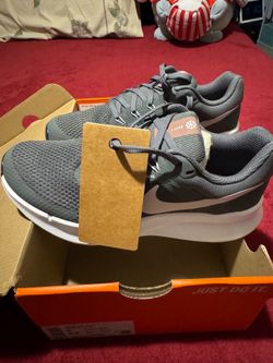 New-Women Nike running shoes