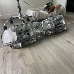 Headlight Assembly GMC Sierra 1500/2500/3(contact info removed)-2006, Yukon 1(contact info removed)