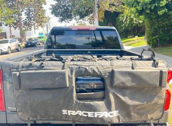 - Tailgate pad / tailgate protector by RaceFace