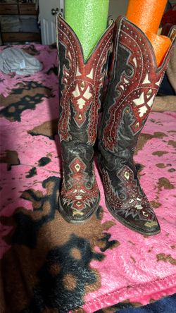 cowboy boots 