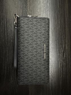 Michael Kors Jet Set Travel Large Signature Logo Continental Wallet