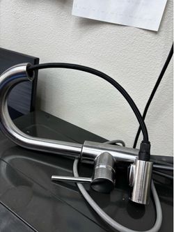 Water faucet for kitchen