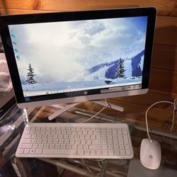 Touchscreen HP 22 Inch All In One PC Like New Condition Matching White Keyboard And Mouse Is Included 