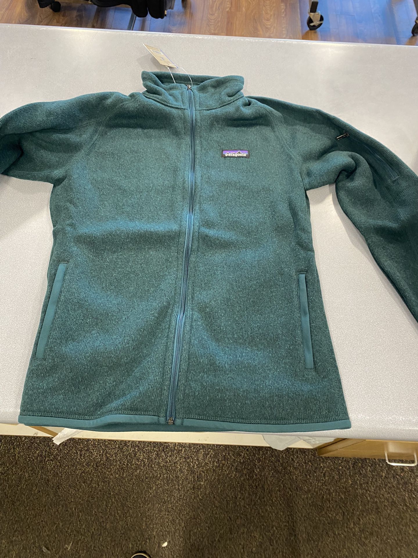 Brand New Patagonia Women’s Small Better jacket $45
