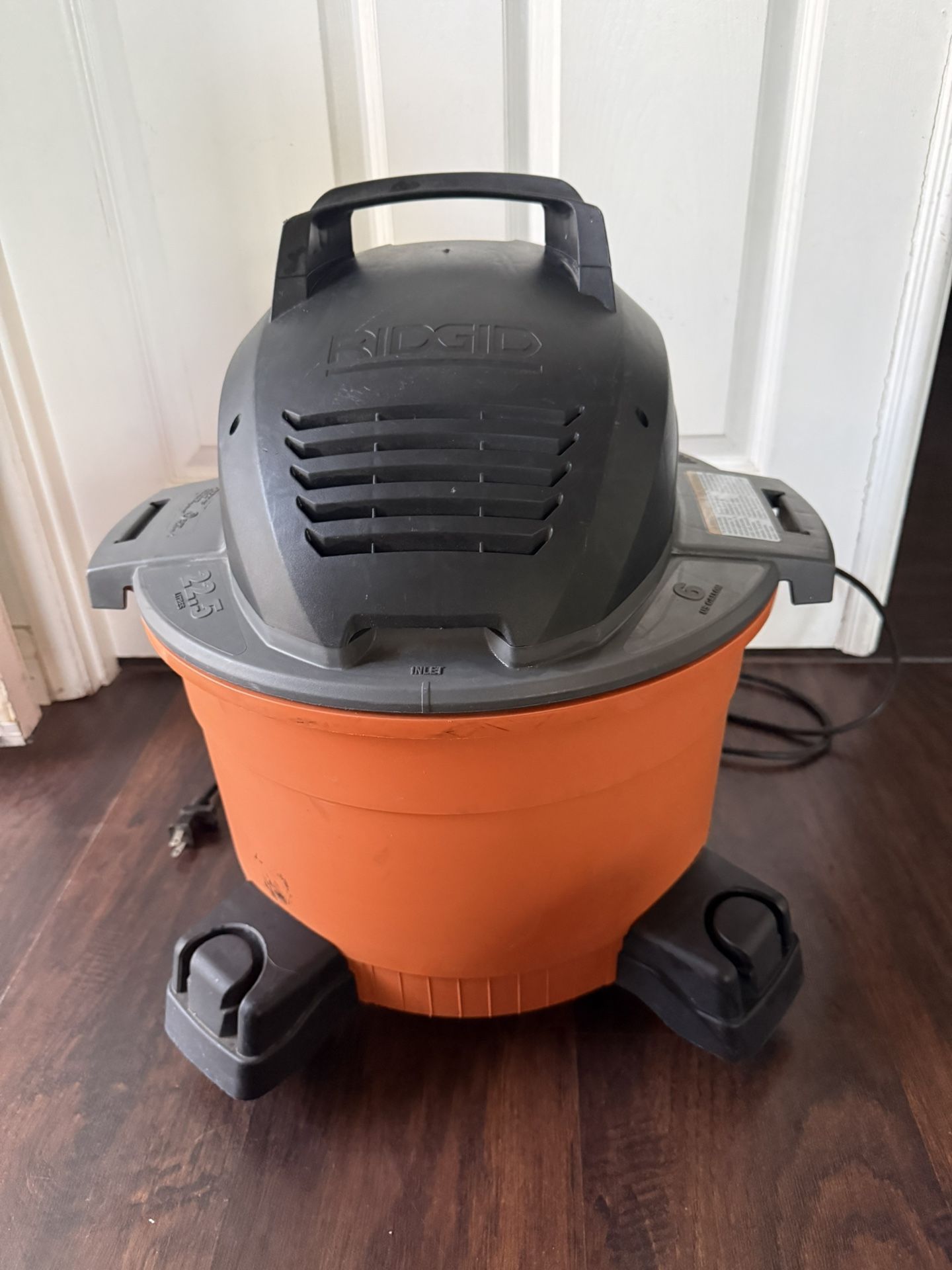 RIDGID 6 Gallon Wet Dry Vacuum