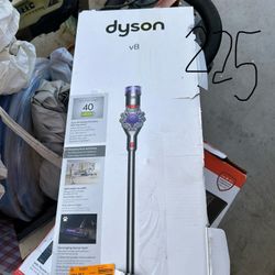 Dyson V8 Vacuum