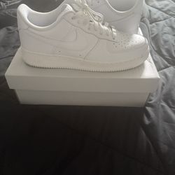 Men’s Nike All White Air Force 1’s