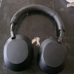 Sony Wh1000XM5 Headphones