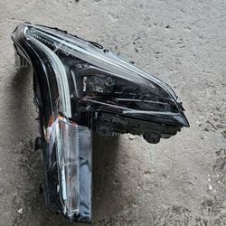 Cadillac Xt4 Right Headlight Right Headlight Xenon 19 To 22