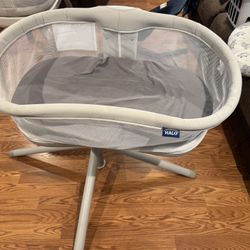 FREE HALO BASSINET