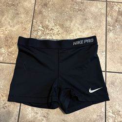 Women’s Meidum nike shorts