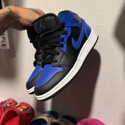 Jordan 1 Mids