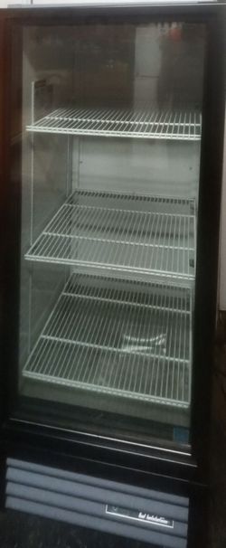 TRUE single merchandise refrigeration cooler