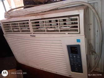 DIGITAL 10000 BTU WINDOW AC. WORKS GREAT