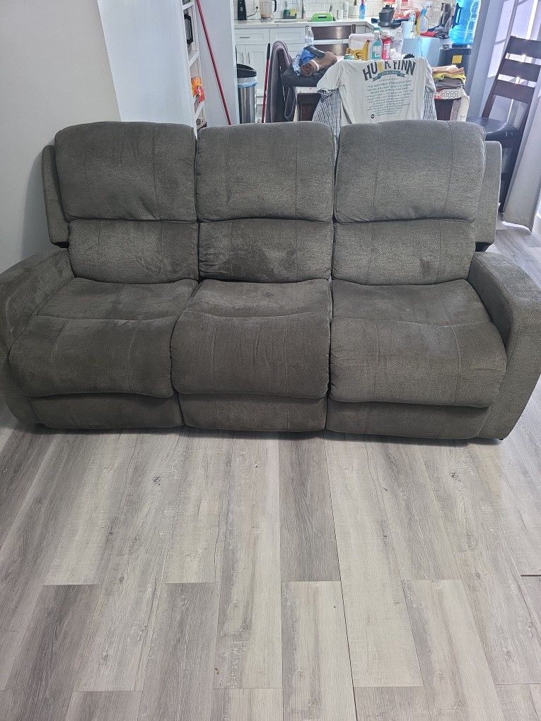 Recliner / Reclining Couch