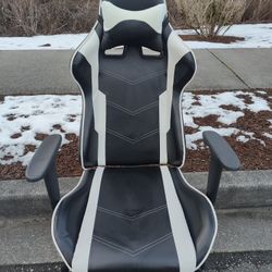 Reclinable Gaming Chair W/ Foot Rest