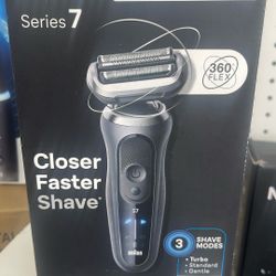 BRAUN Series 7 Shaver