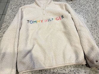 Women’s medium Tommy Hilfiger pull over