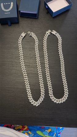 Iced out chains Bling