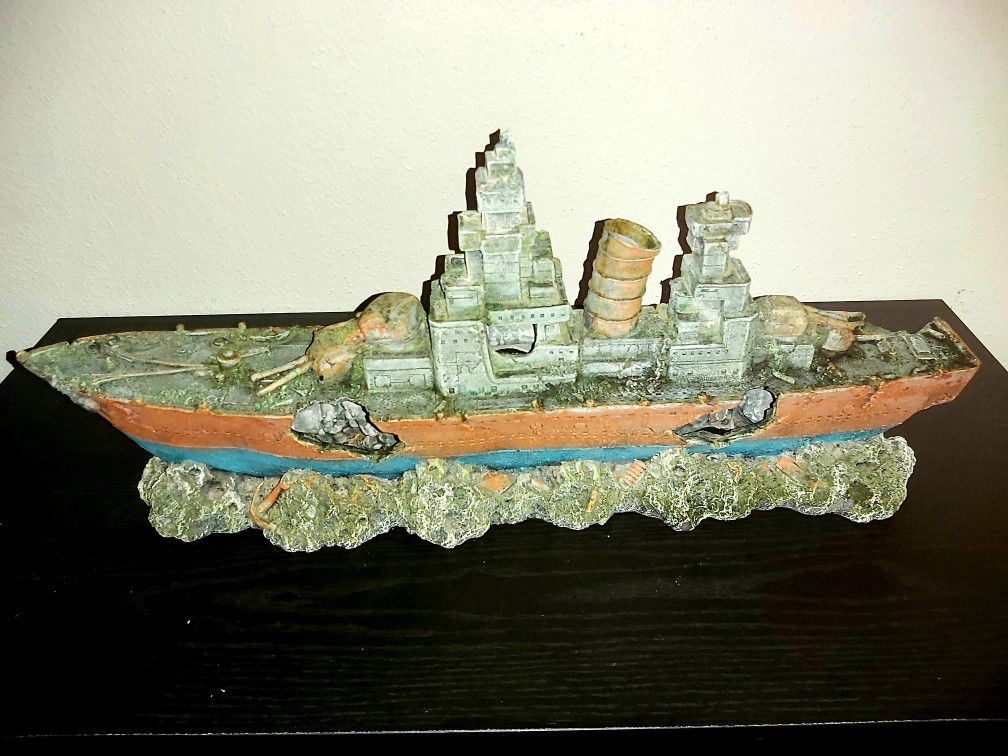 Fish tank decoration - Sunken Ship 28"