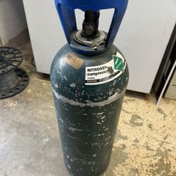 Compressed Tank, Can, Canister, UN1066, 3kg, Catalina With Handle Barely Used. Just Few Scratches On The Paint