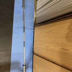 33lb Olympic 7’ Barbell 1000 Weight capacity 