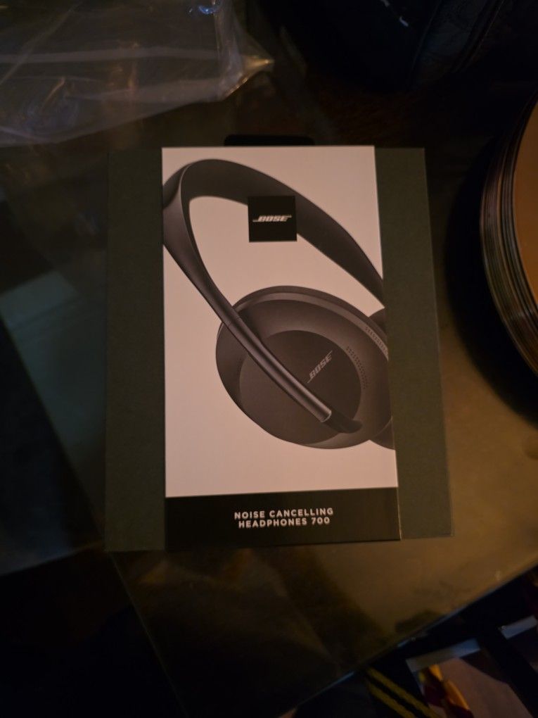Bose Headphones 700
