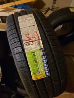 Michelin. 235 65 16 