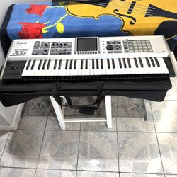 Roland Fantom X6”