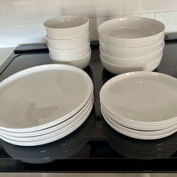 NEW Gibson Home Dinnerware Set 16 pcs 