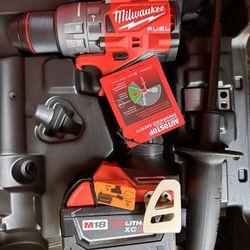 Milwaukee M18 Fuel hammer drill With 5.0