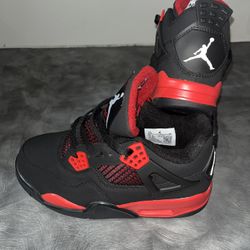 Air Jordan Retro “Red Thunder”