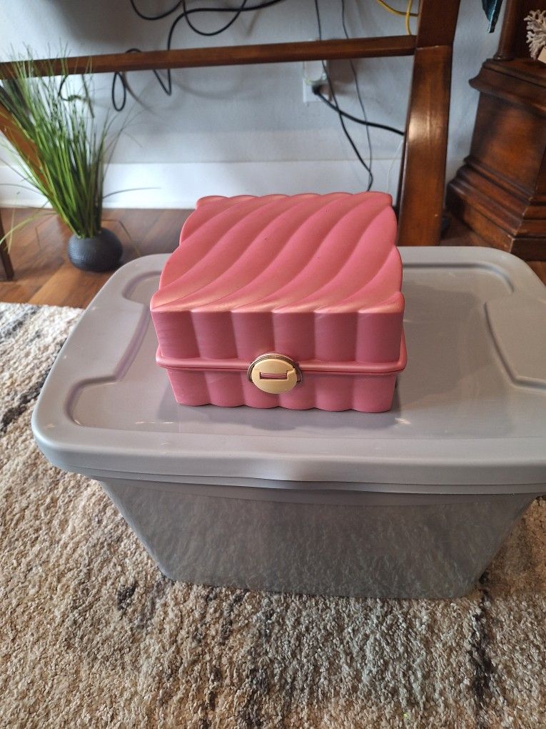 Vintage Caboodle Box