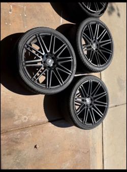 22 inch Rims with 3 tires