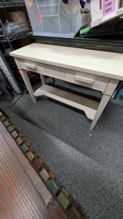 Console Table. Siskou Accent Table. Cream color