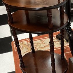 Antique Mahogany 3-Tier Accent Table/Side Table.