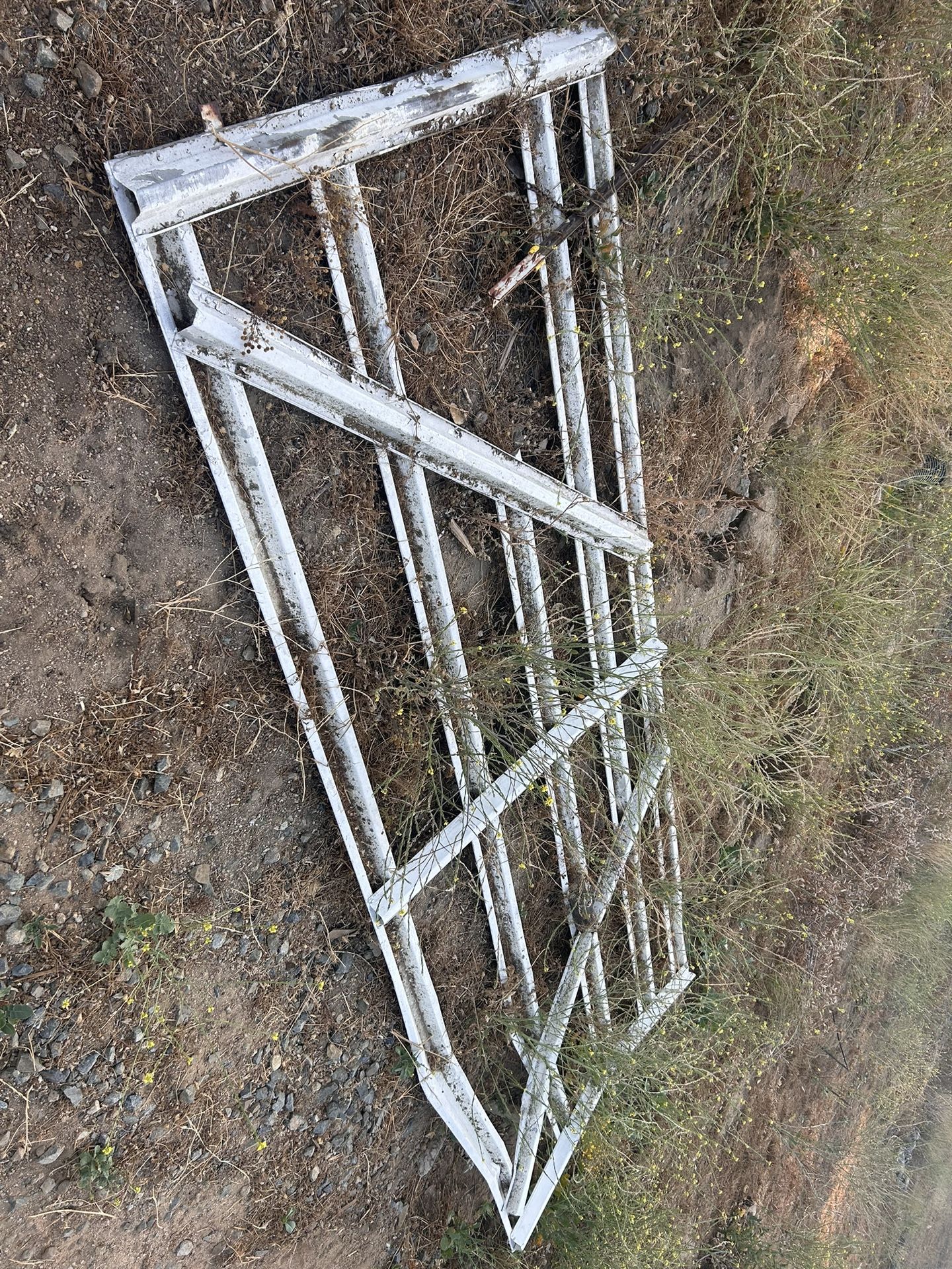 Metal Fence approx. 9ft L x 4ft H