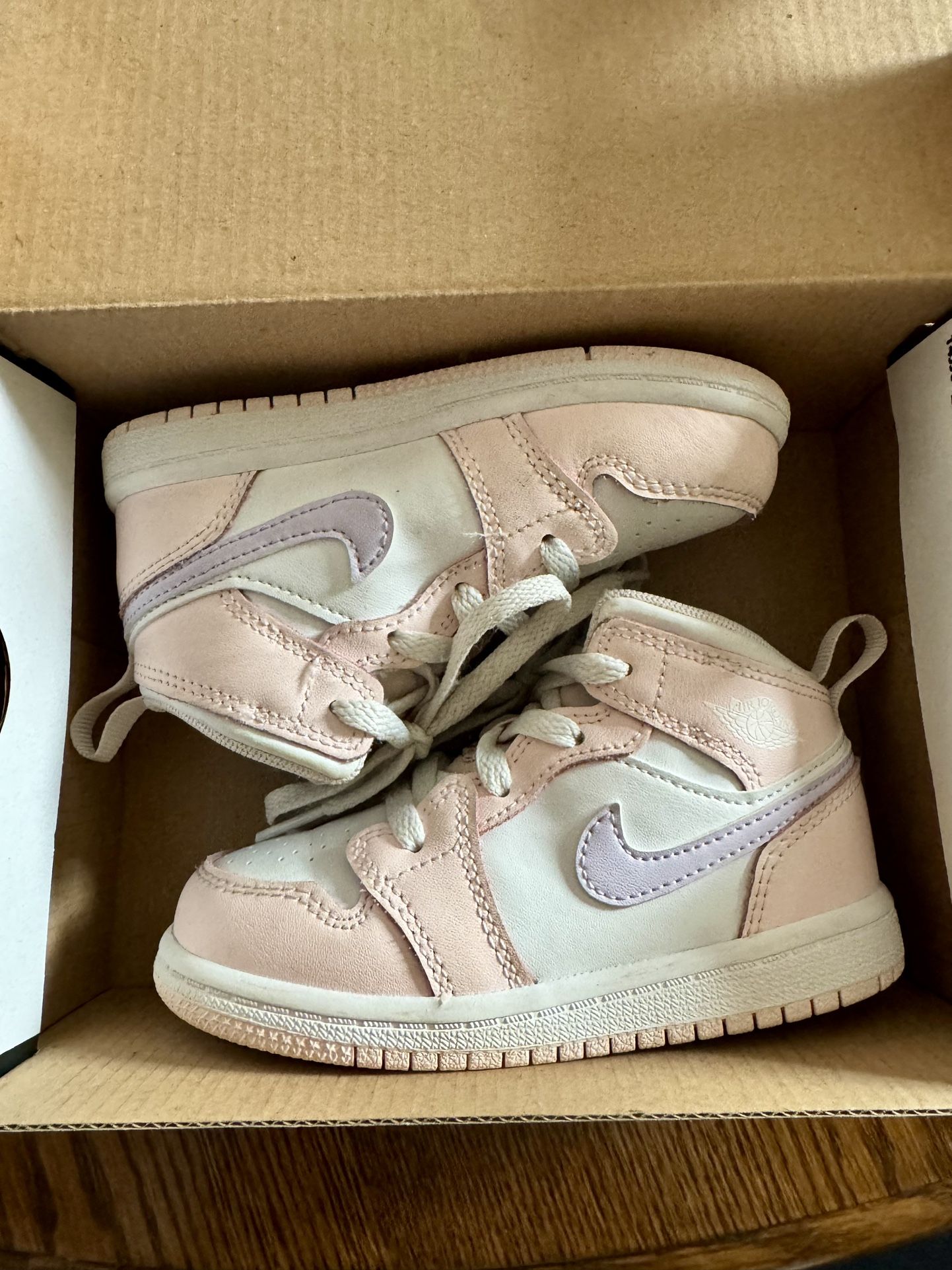 Jordan 1 Mid
