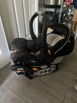 Chicco Key Fit 30 Car Seat Bases And Car Seat $5 Each