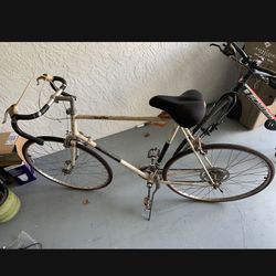 Vintage bike 1971 Raleigh Grand Prix Men’s Racing Bike