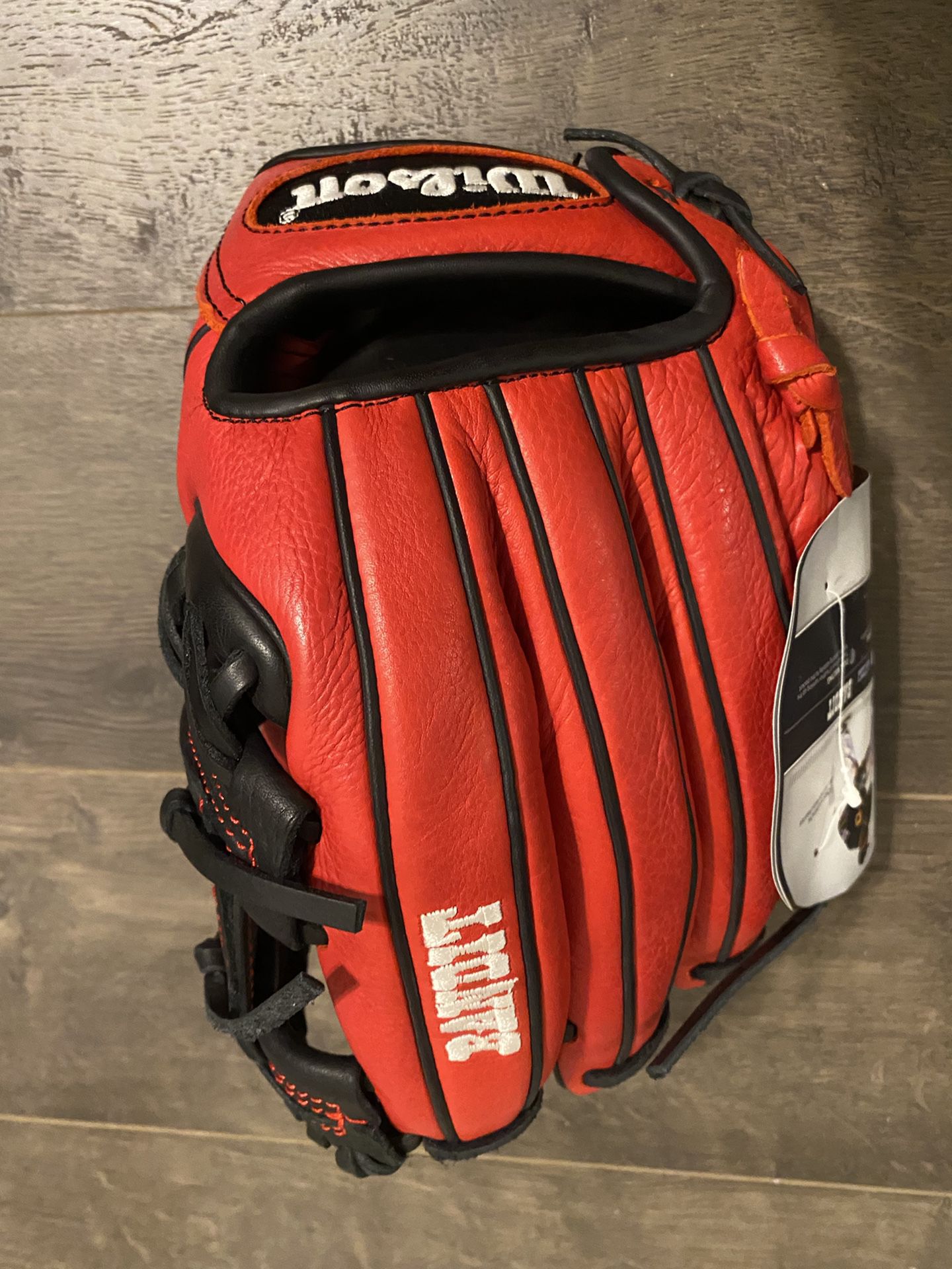 Wilson Bandit Baseball Glove 11.5”