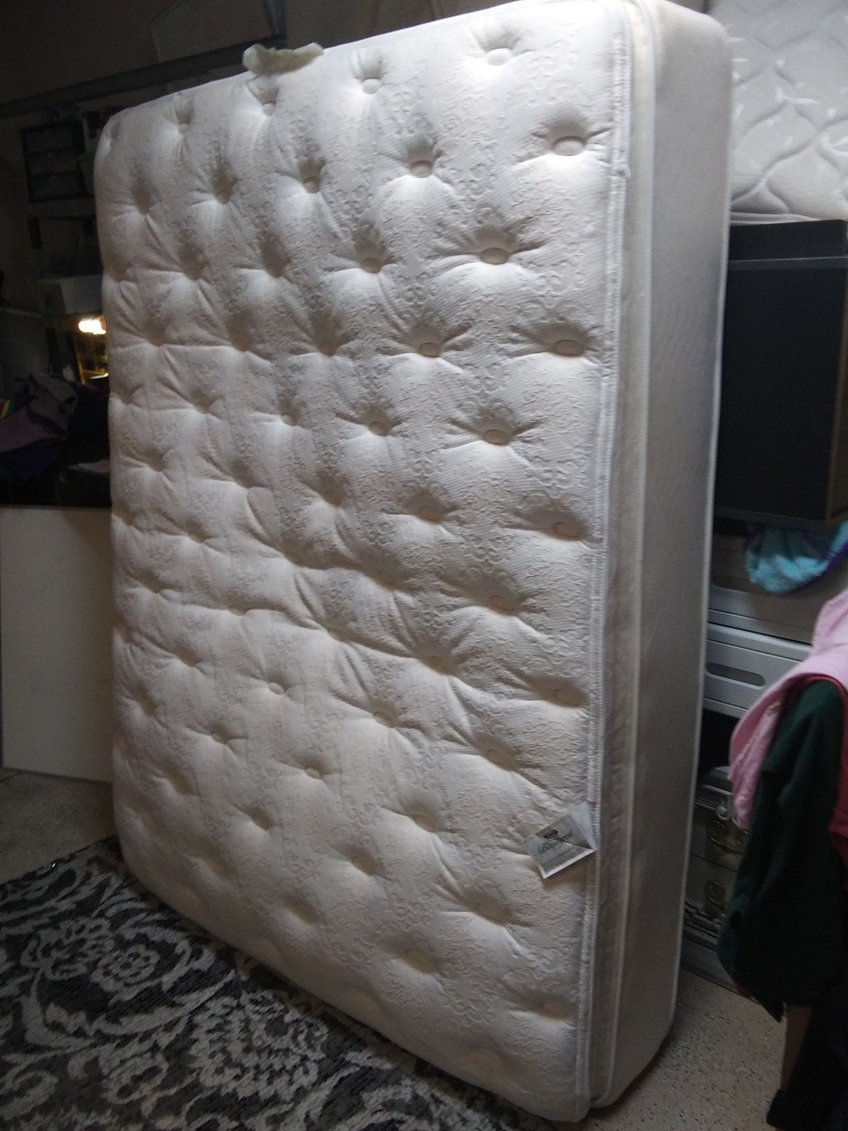 Pillow top queen mattress