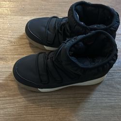 Woman’s Winter Boots Size 7