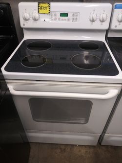 GE glass top electric stove working perfectly