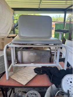 BLOOD DRAWING  CHAIR